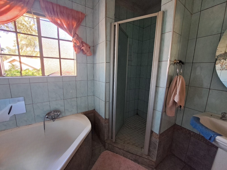 4 Bedroom Property for Sale in Safari Gardens North West